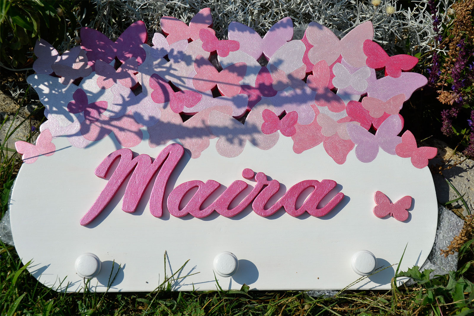 appendiabiti-decorato-nome-bambina-farfalle-rosa