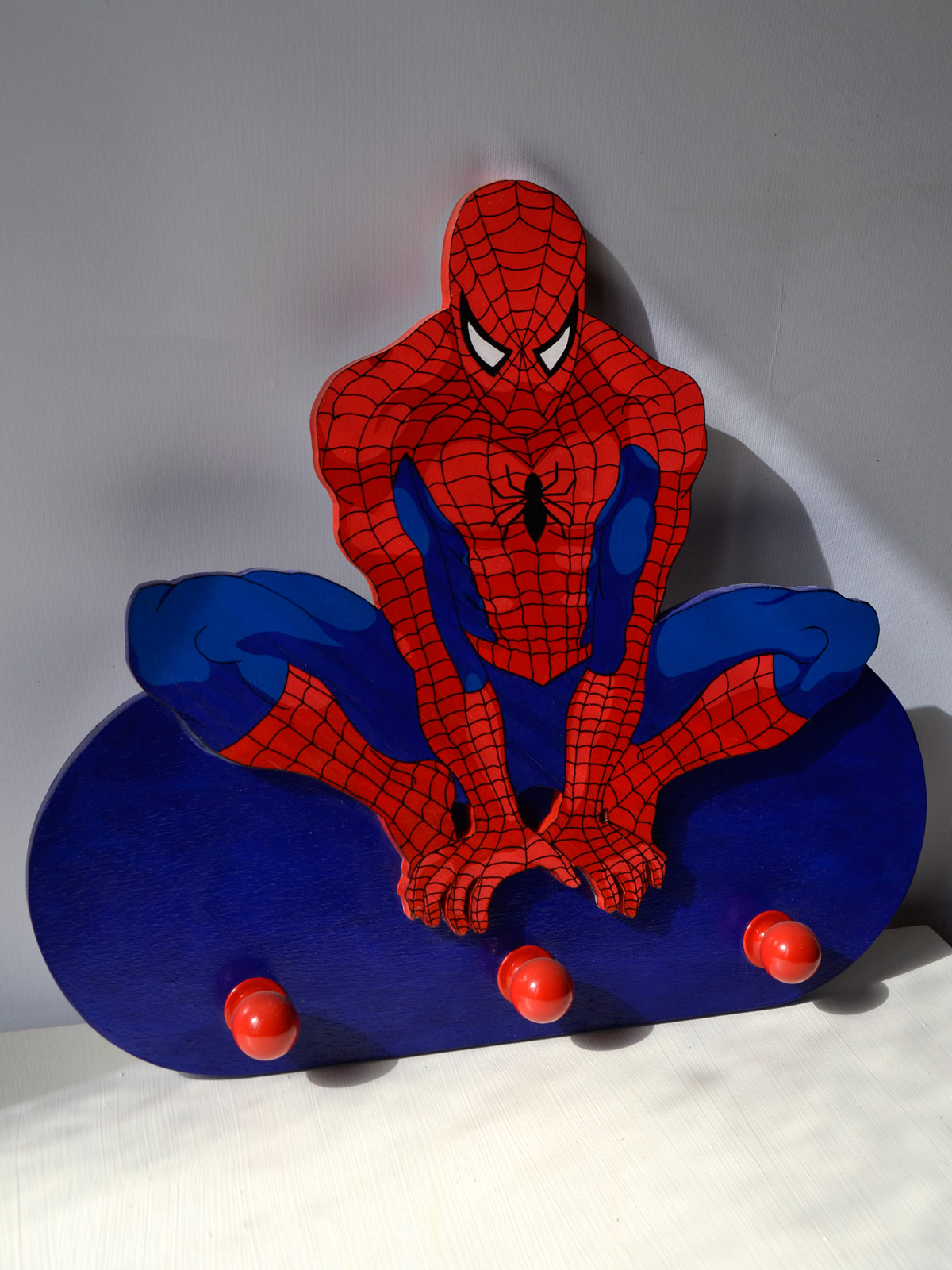 Appendiabiti-bambino-in-legno-spiderman Appendiabiti-bambino-in-legno-spiderman